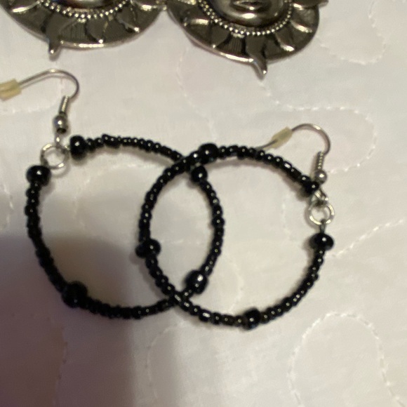 3 pairs of earrings all together for $8 - Picture 5 of 7